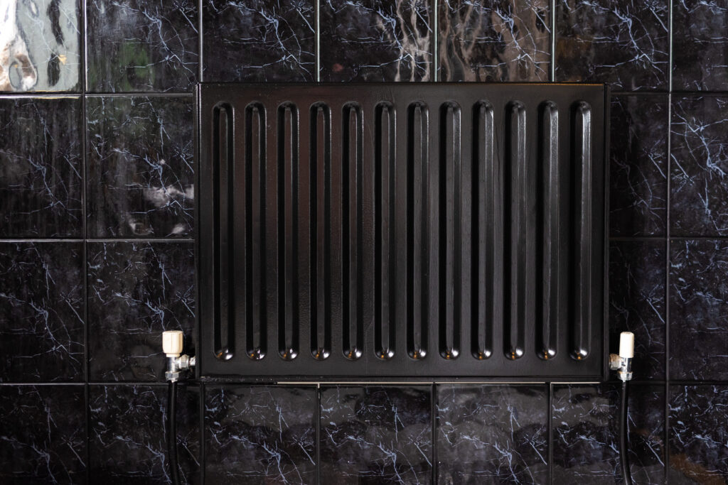 Image of black radiator 