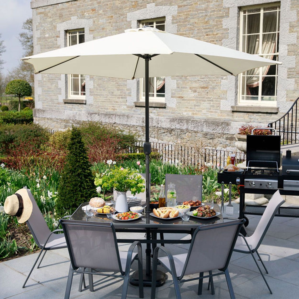Woodies store garden chairs