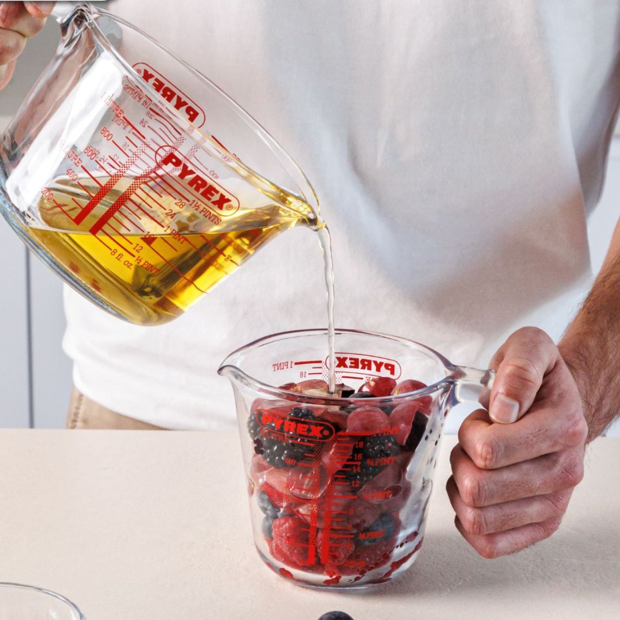 clear pyrex jug with lid