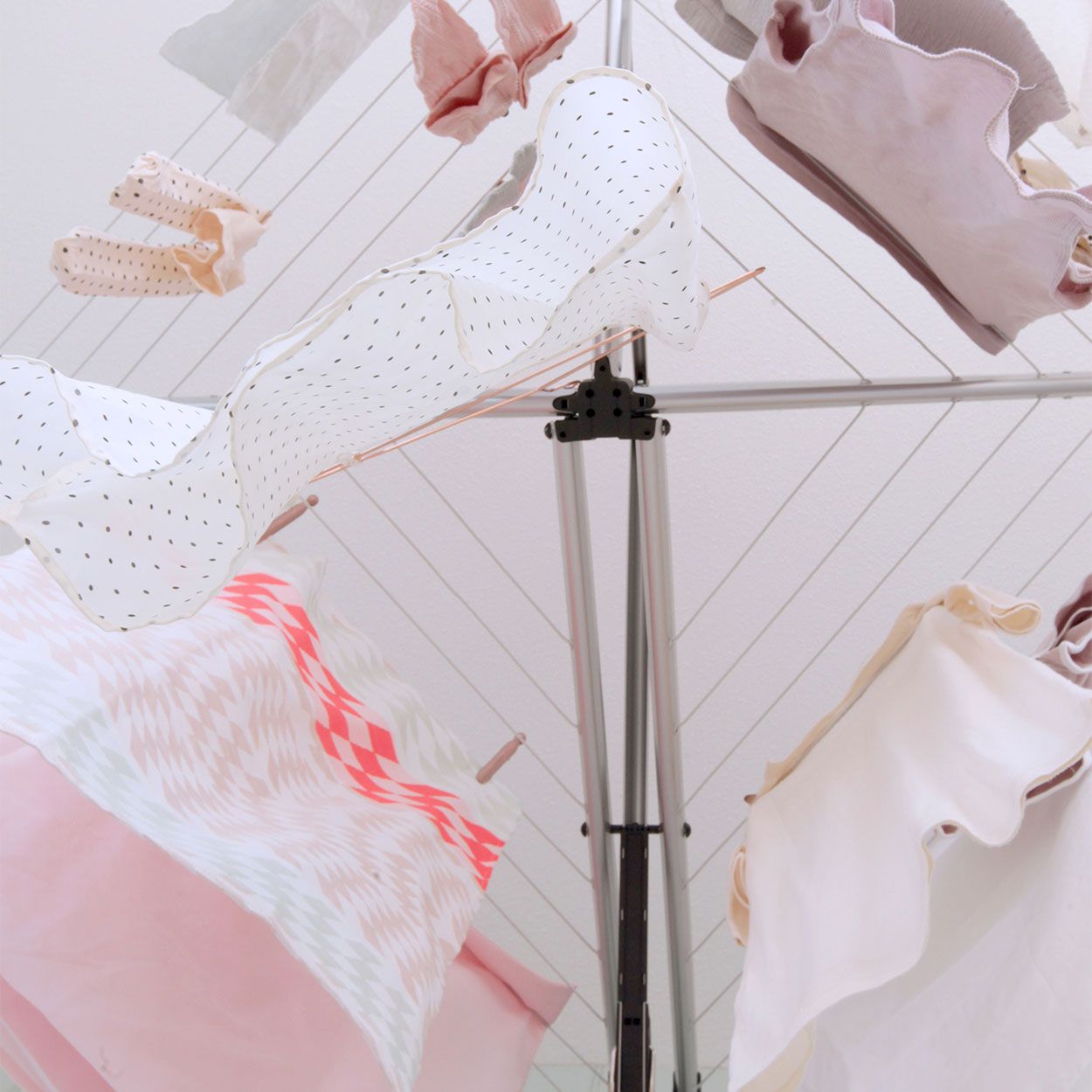 Brabantia Retractable Wallfix 24m Washing Line with Protection Cover