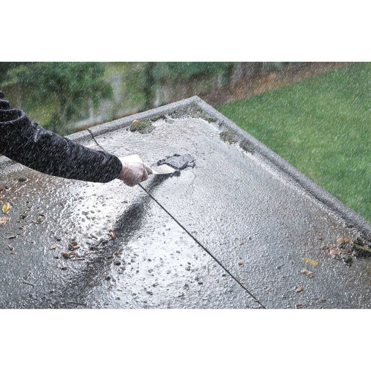 Thompson's 750ml Emergency Roof Repair Mastic