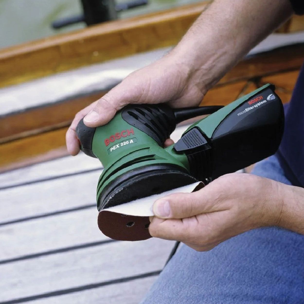 Bosch PEX 220 A Orbital Sander