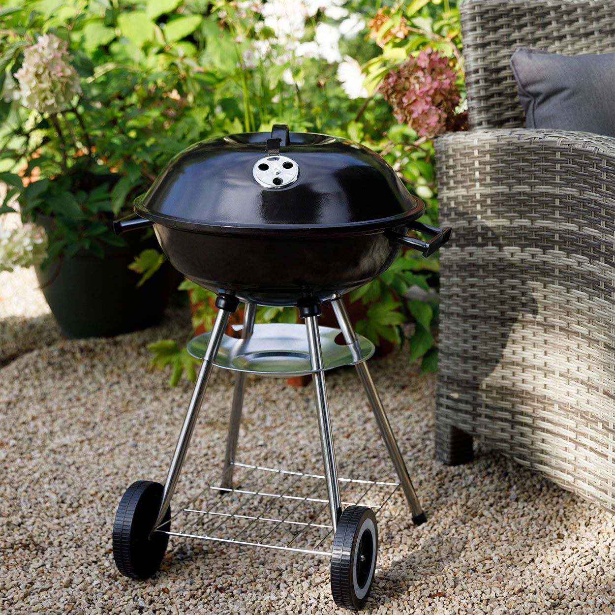 Omaha 43cm Charcoal Kettle BBQ Black