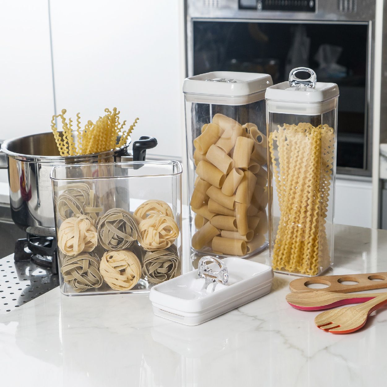 Felli Square 64oz Flip-Tite Storage Container