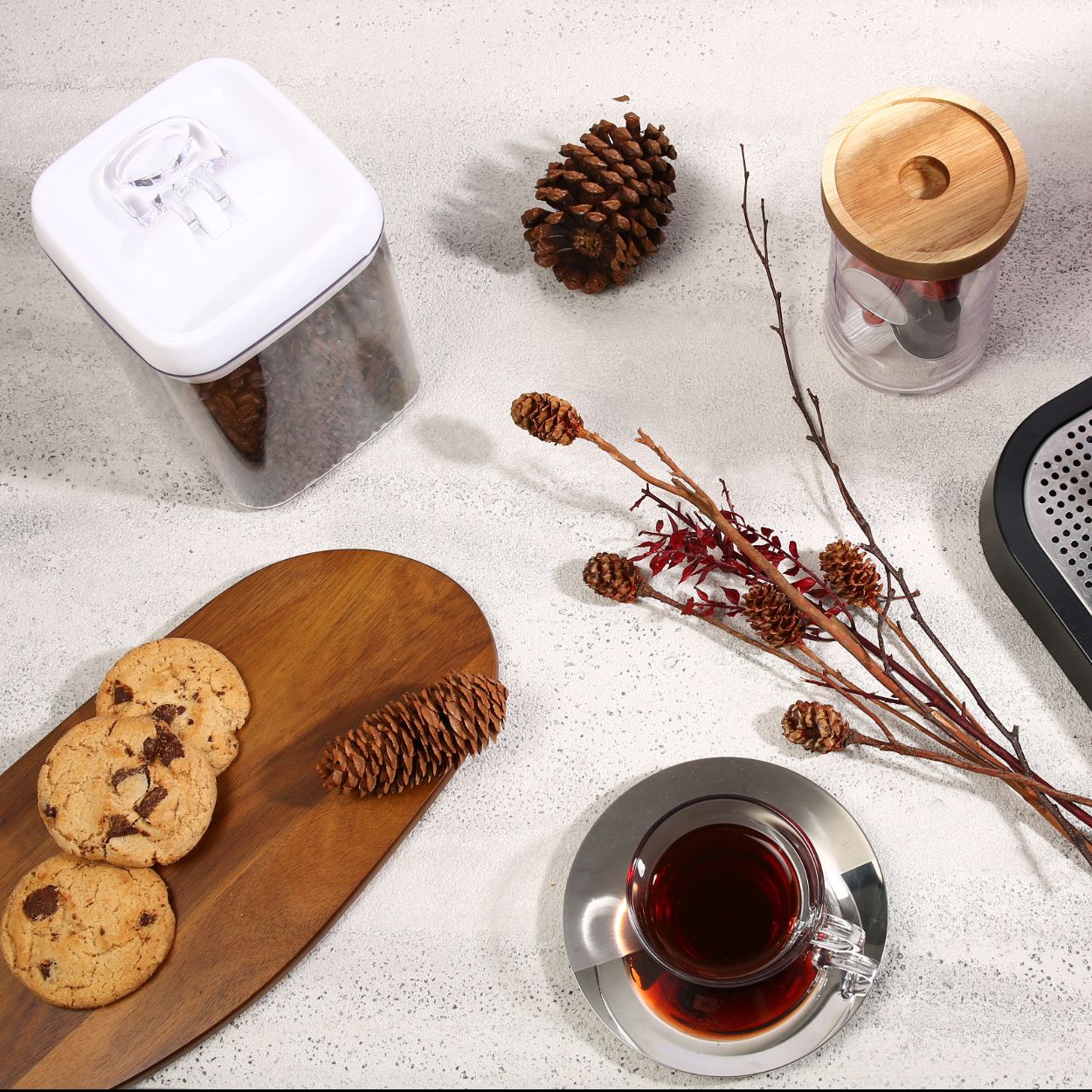 Felli Square 57oz Flip-Tite Storage Container