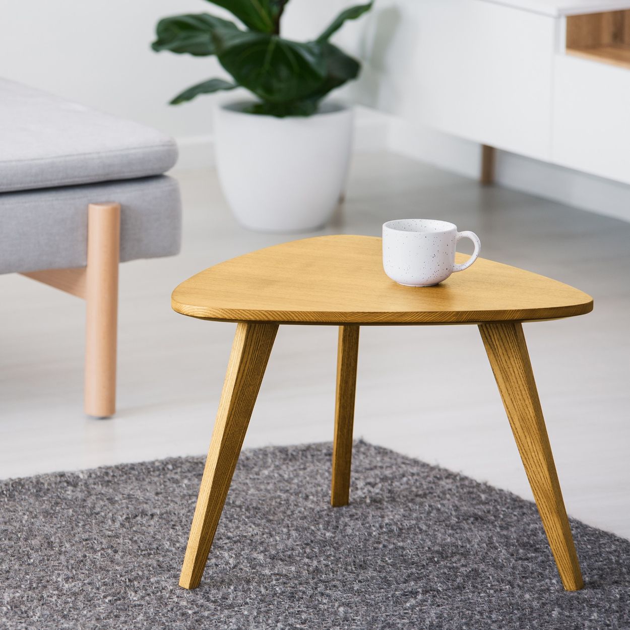 Ronseal 250ml Interior Varnish Satin Light Oak