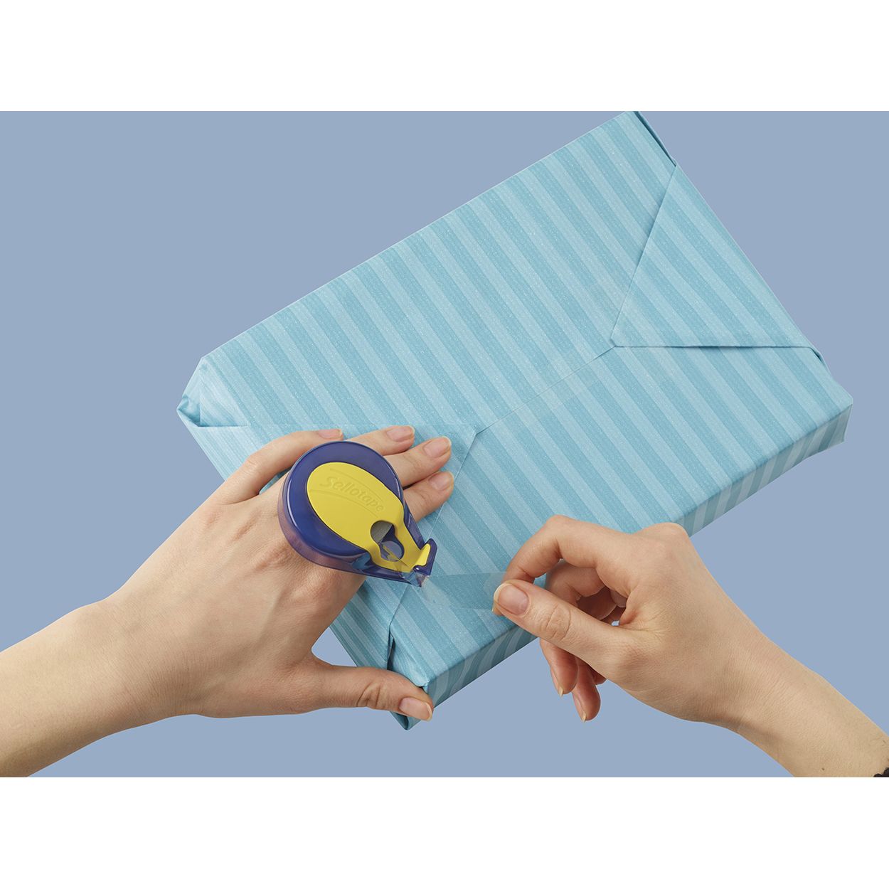 Sellotape Super Clear On-Hand Tape Dispenser & Roll 18mm x 15m