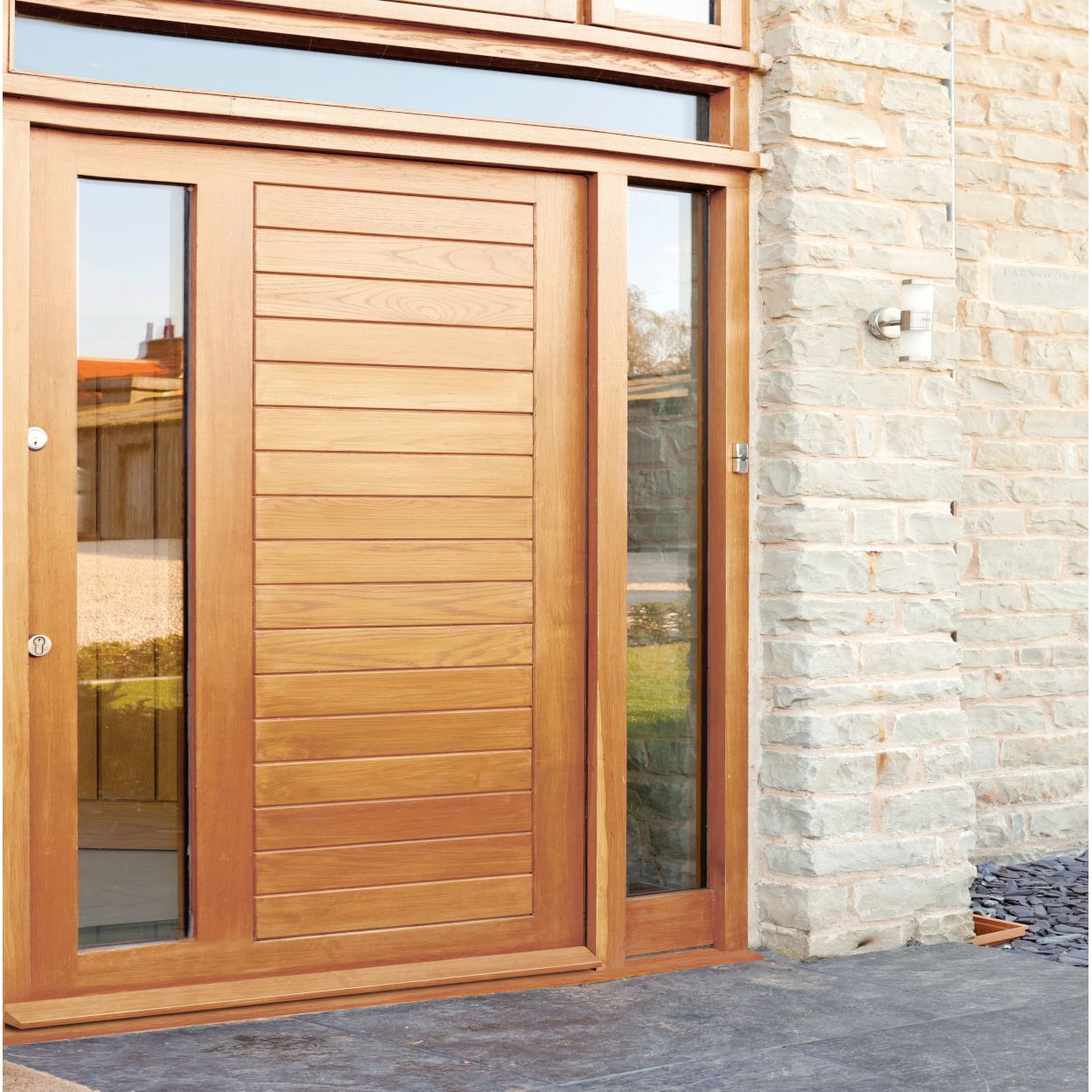 Ronseal 2.5 Litre Crystal Clear Outdoor Varnish - Clear Satin