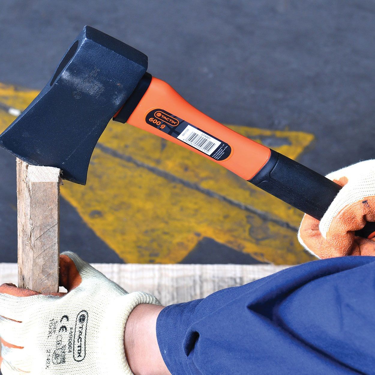 Tactix Axe 600G With Fiberglass Handle