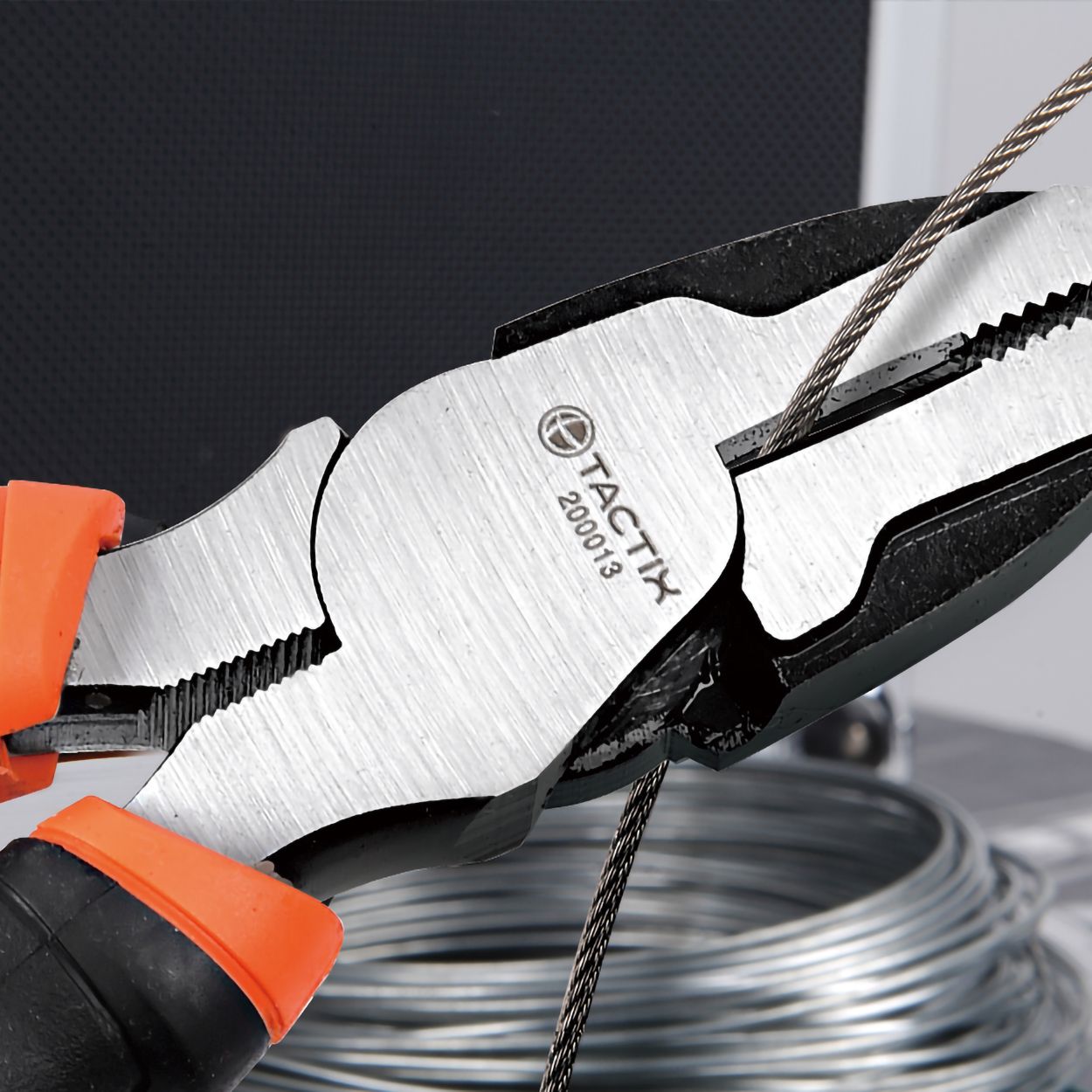 Tactix Linesman Pliers 220mm