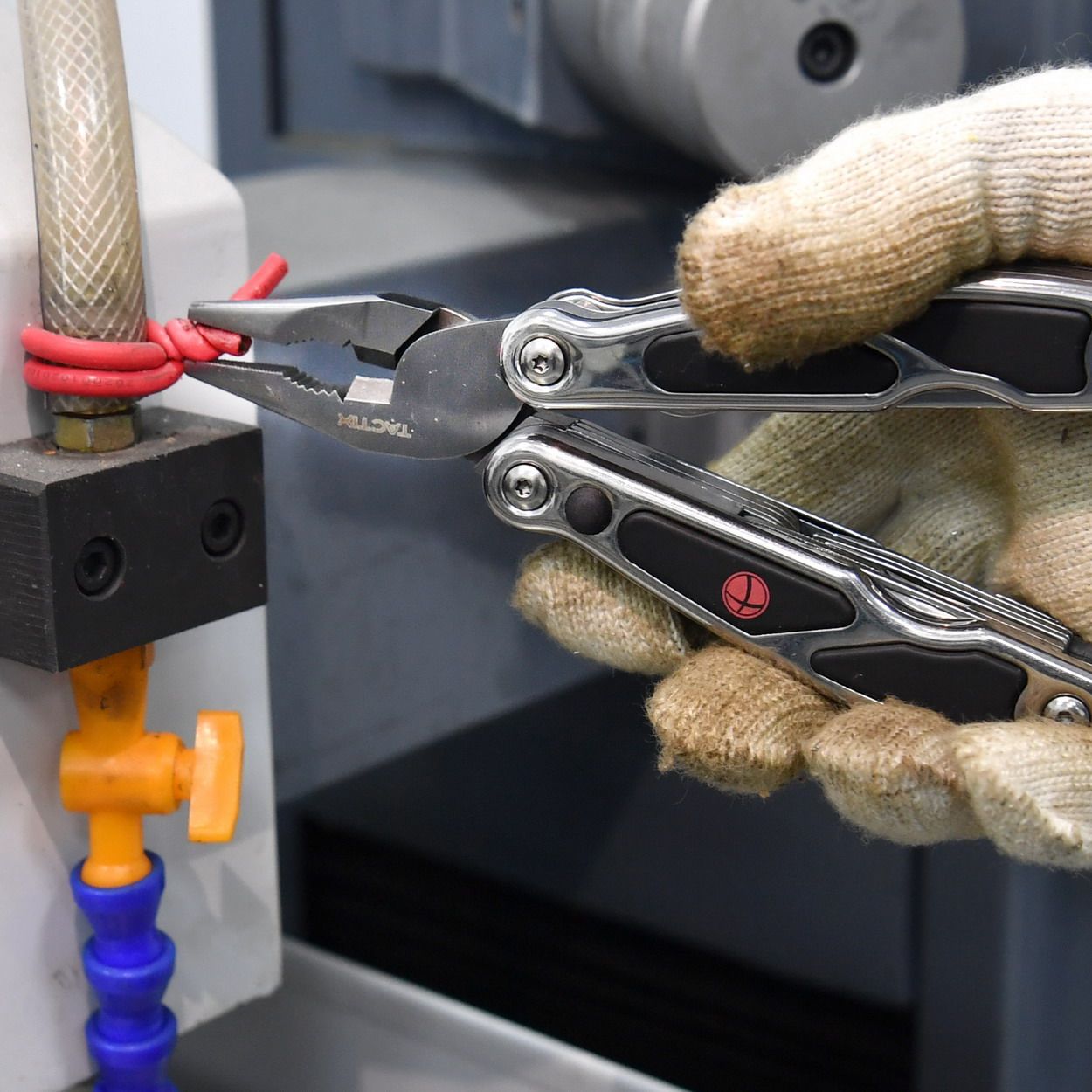 Tactix 18 In 1 Multi-Function Tool