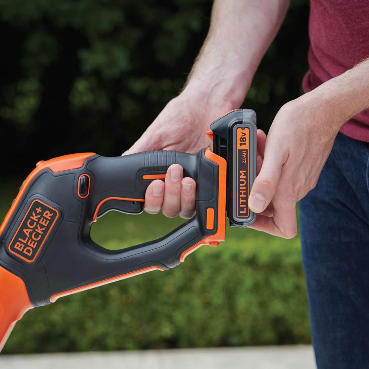 Black+Decker 18V Cordless 28cm String Trimmer 2.0Ah