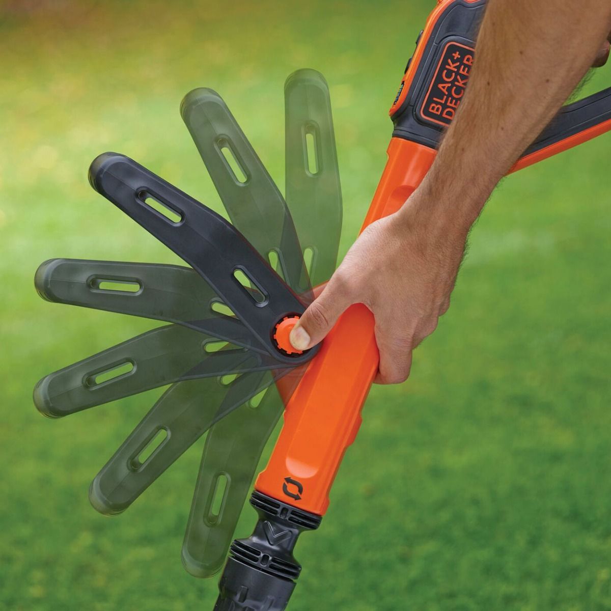 Black+Decker 18V Cordless 28cm String Trimmer 2.0Ah