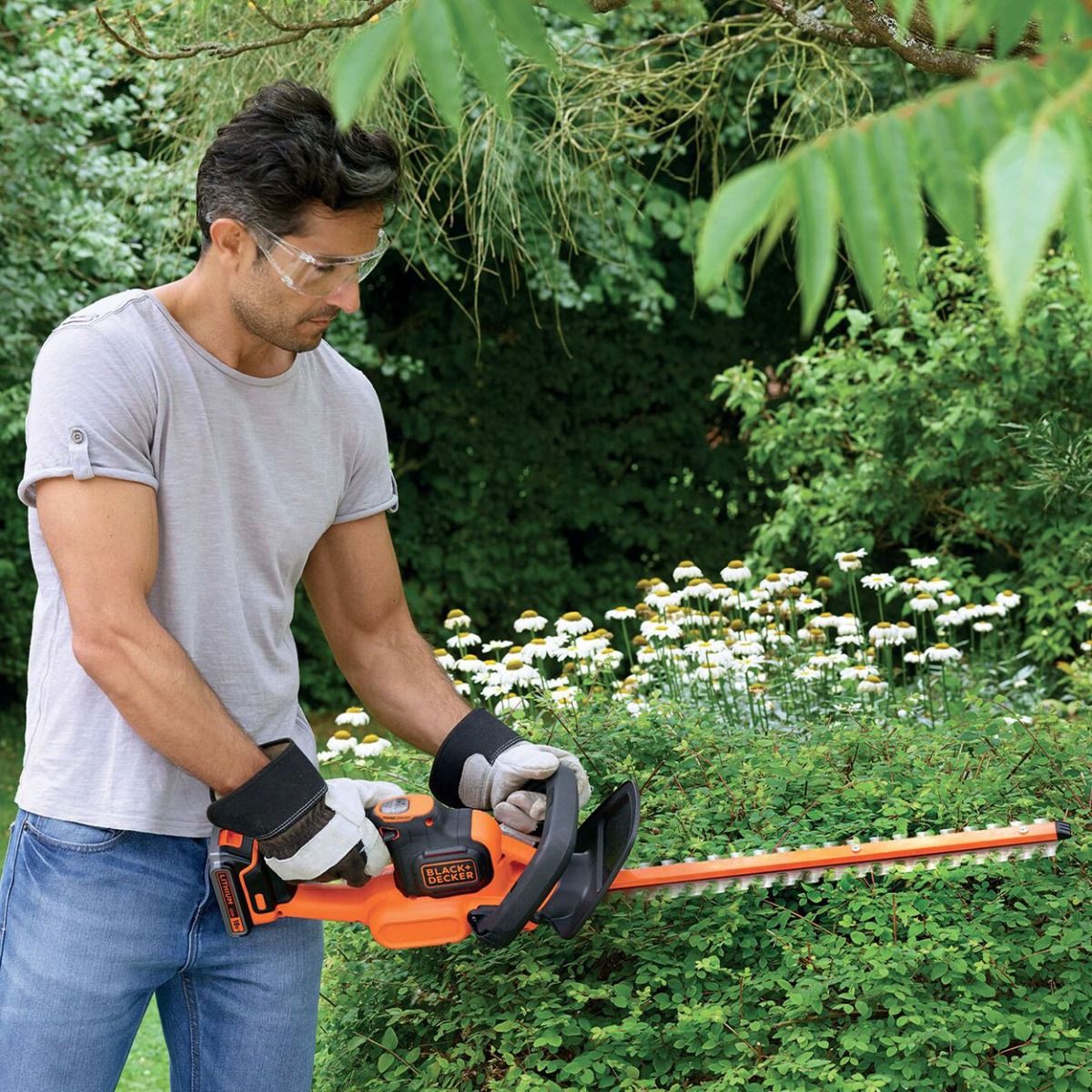 Black+Decker Anti-Jam Hedge Trimmer 45cm 18V