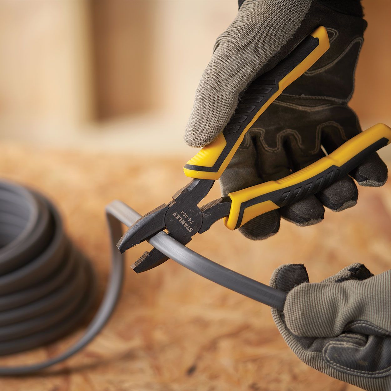 Stanley 180mm Combination Pliers