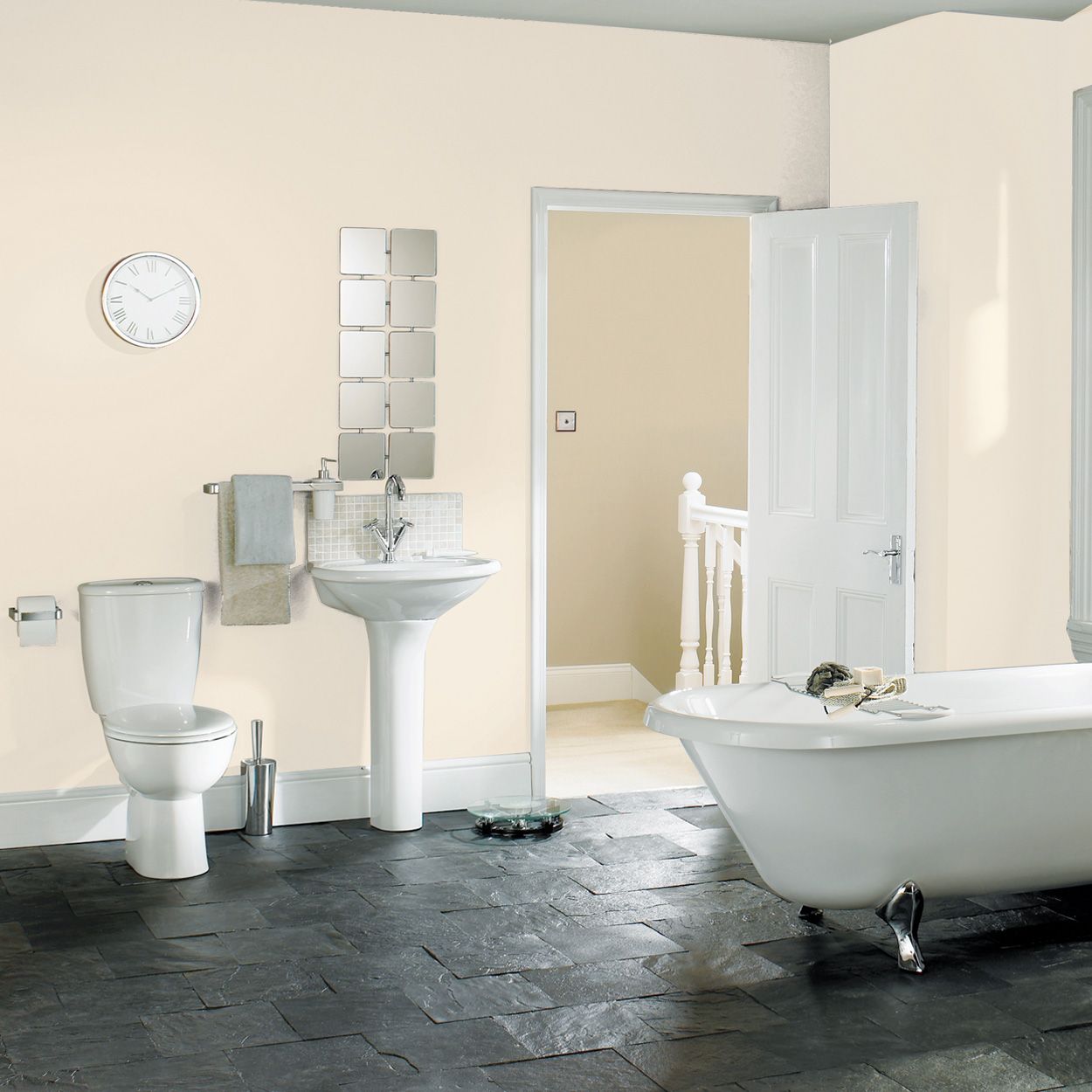 Woodie's Kitchen & Bathroom Magnolia   2.5Ltr