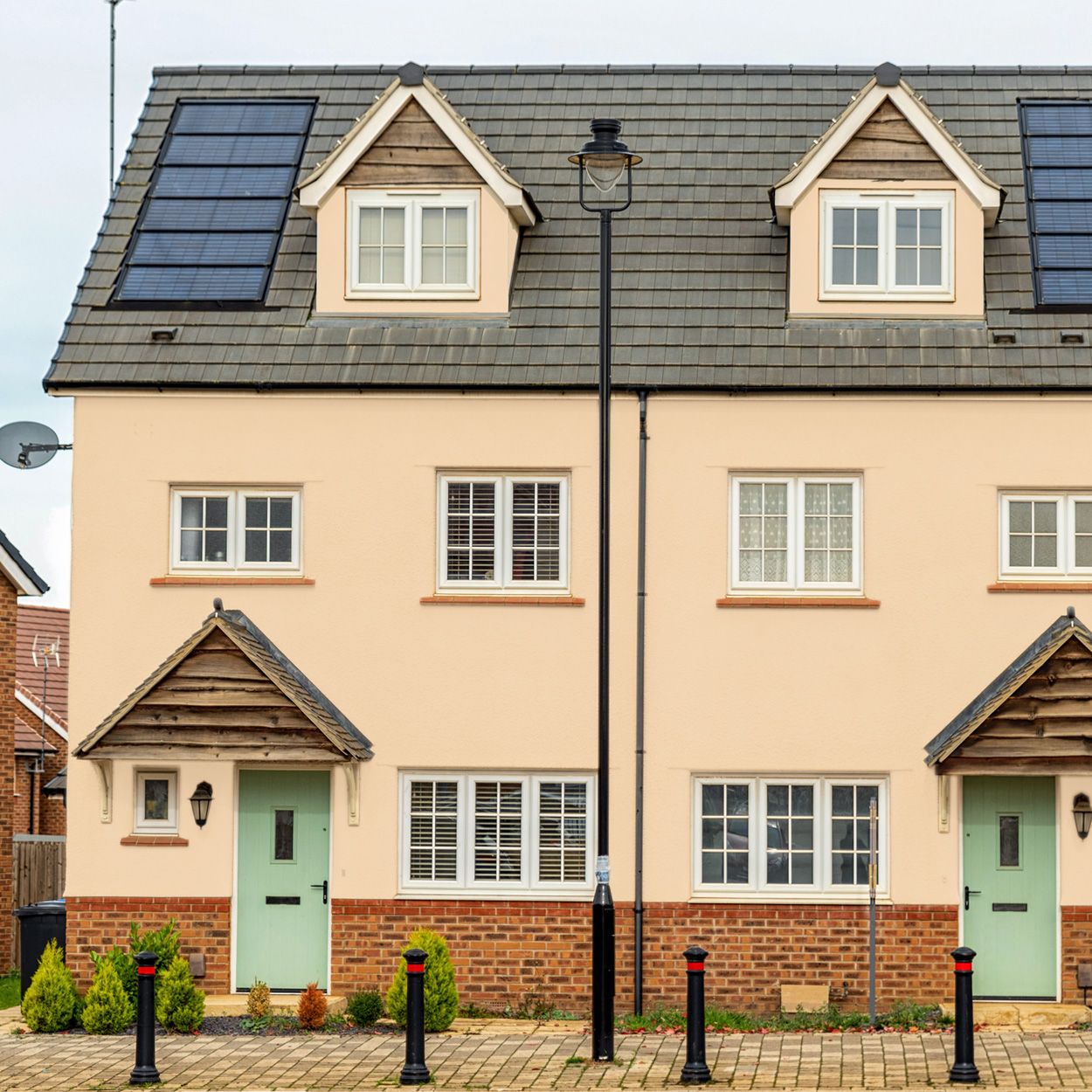 Woodie's Exterior Masonry Carlow Cream  5Ltr