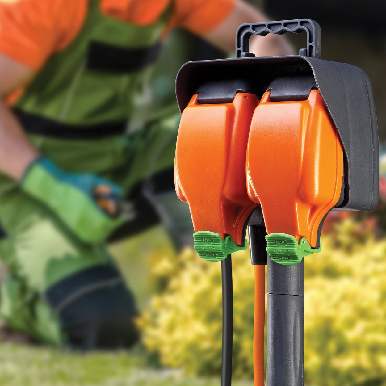Weatherproof 15 Metre Double Socket Garden Spike