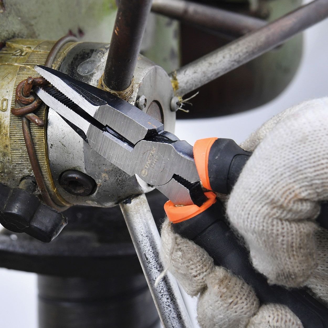 Tactix 160mm (6") Long Nose Pliers