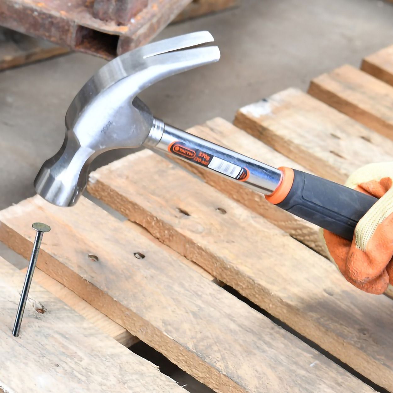 Tactix 570g(20Oz) Claw Hammer W/Tubular Handle
