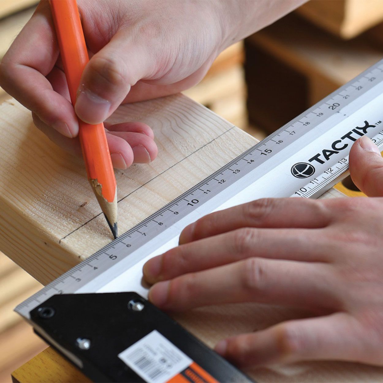 Tactix 300 x 165mm Corner Ruler