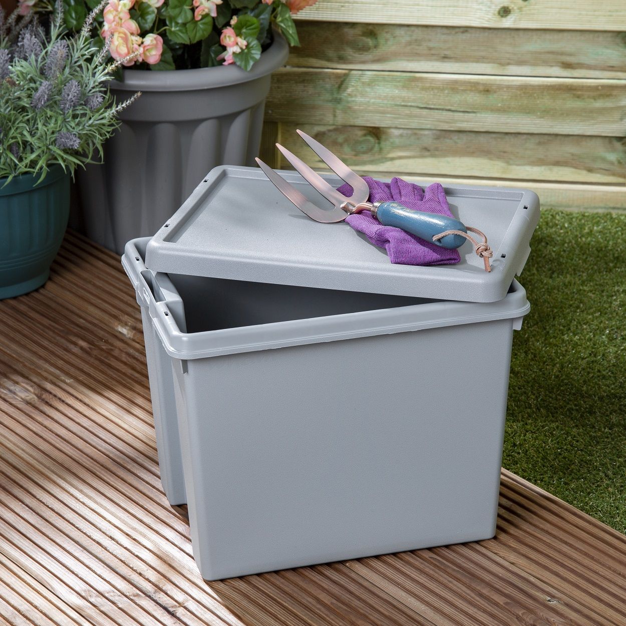 Wham 24 Litre Heavy Duty Plastic Storage Box with Lid - Black