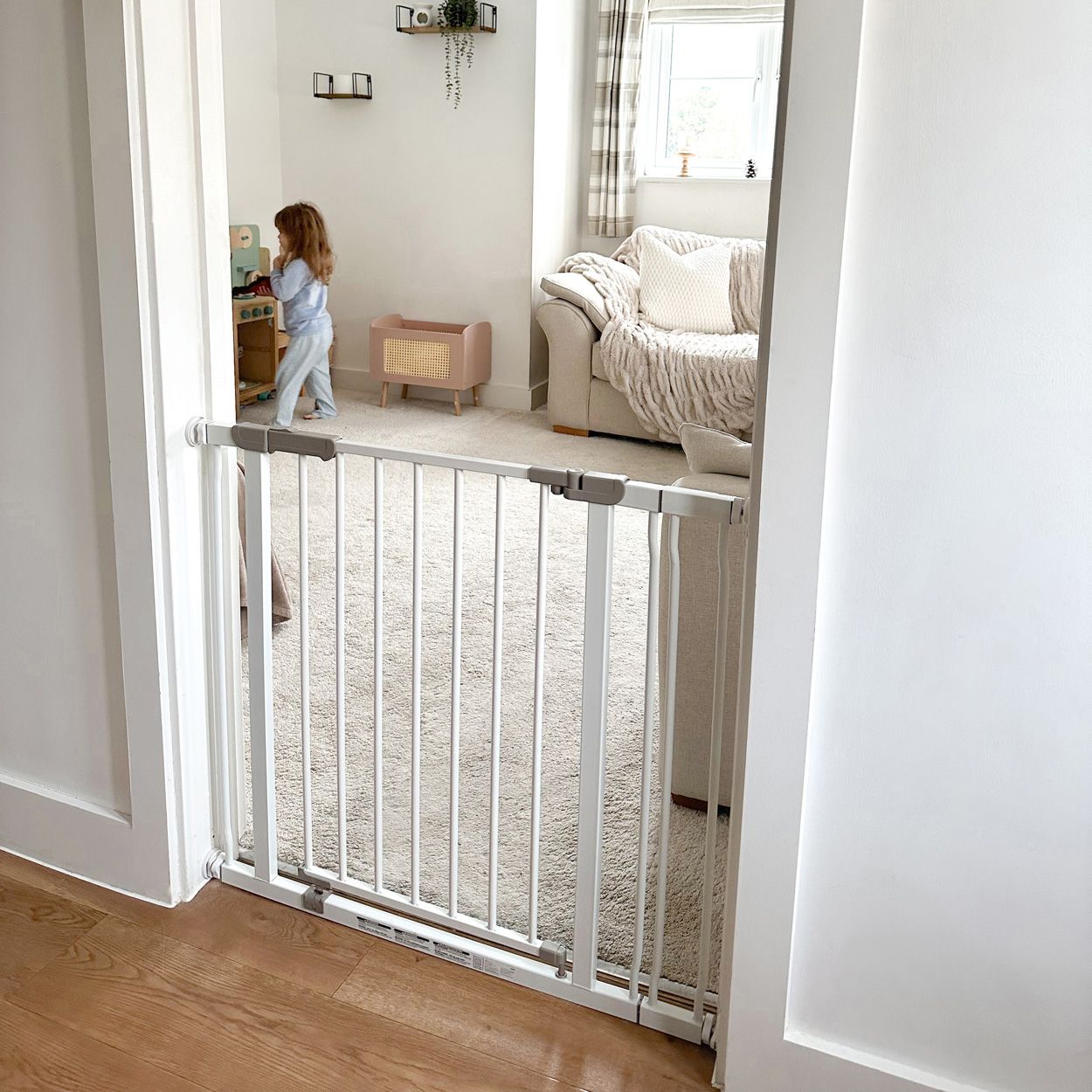 Dreambaby Ava Metal Safety Gate - White