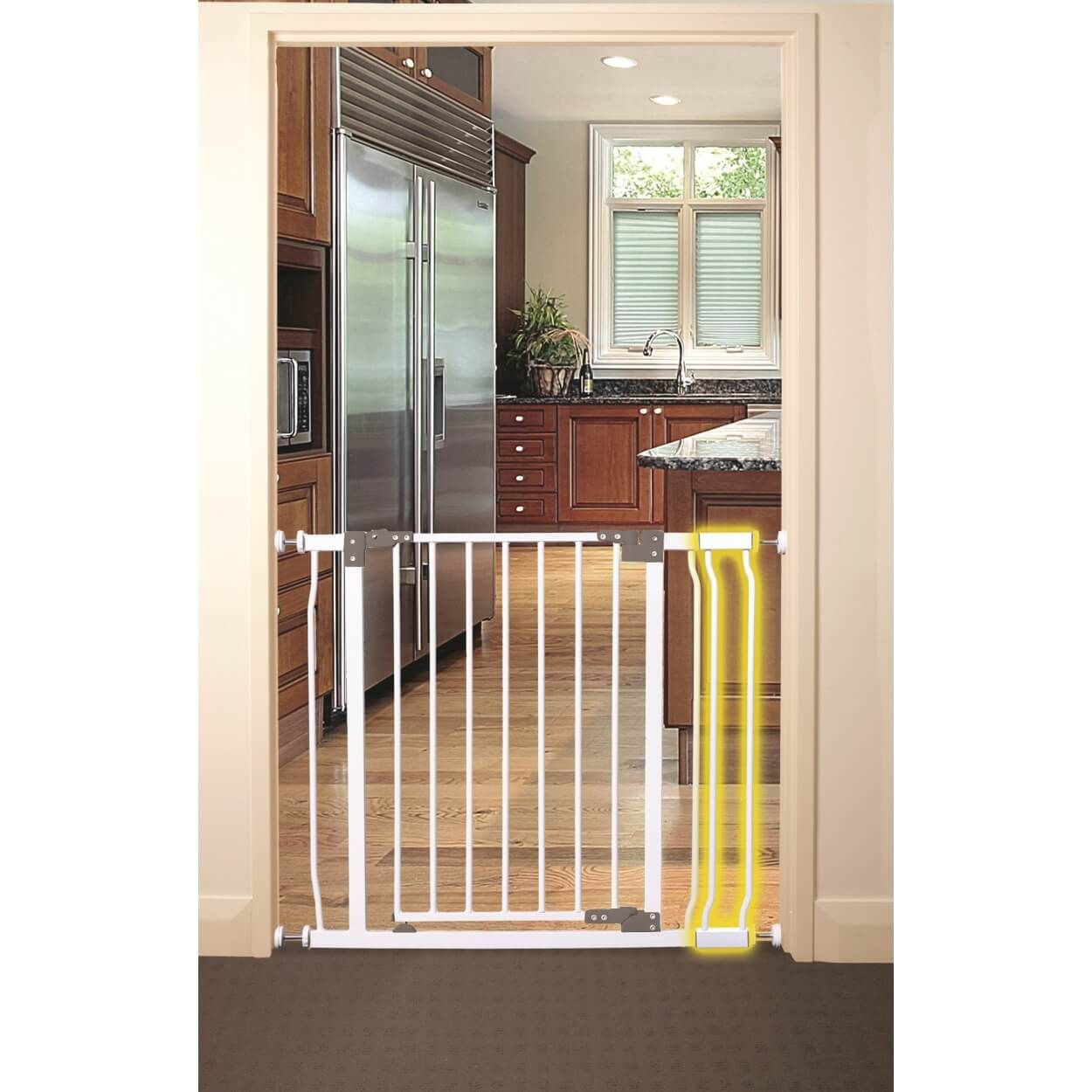 Dreambaby 9cm Wide Gate Extension - White