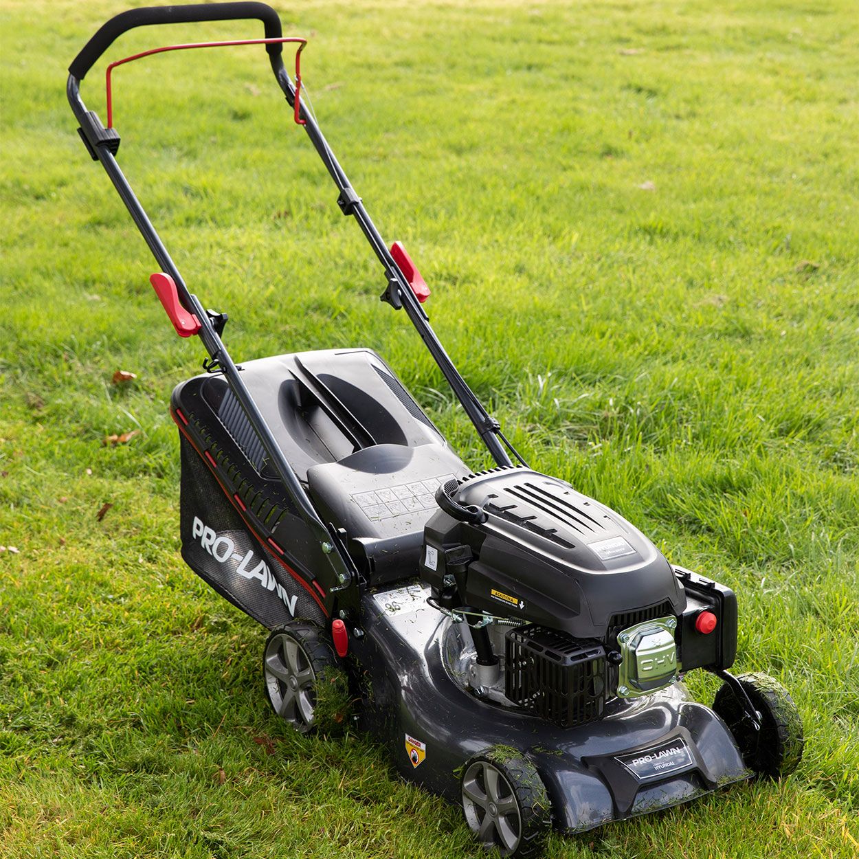 Pro-Lawn Hyundai Powered Petrol Lawnmower 42cm 139cc