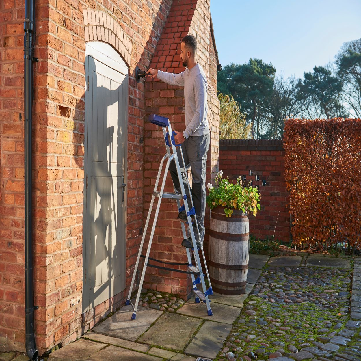 Werner Aluminium Workstation Step Ladder