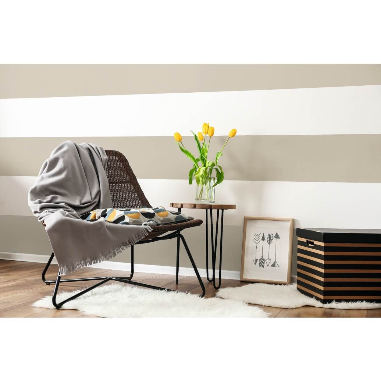 Johnstone's 1.25 Litre Feature Wall Metallic - Champagne Gold