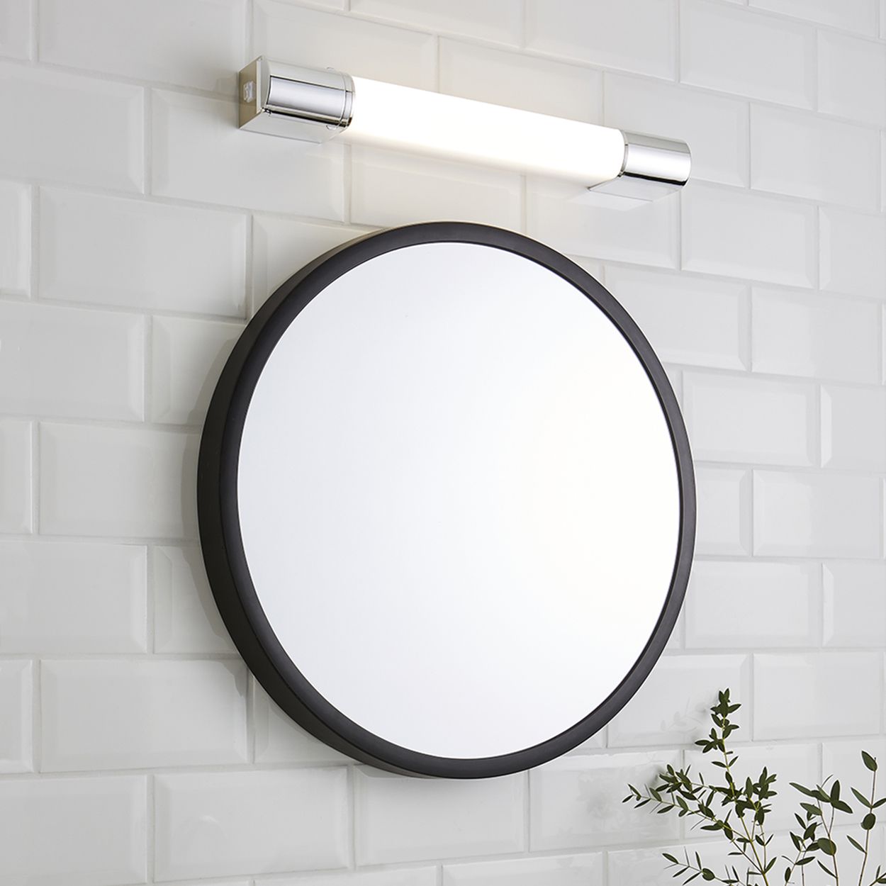 Bari Shaver Lt With Integral Shaver Socket Chrome