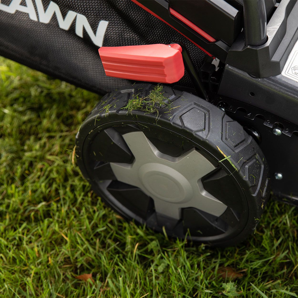 Pro Lawn Hyundai Self Propelled Petrol Lawnmower 51cm 170cc