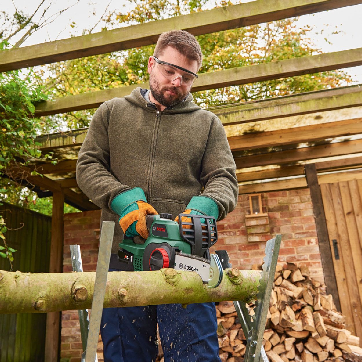Bosch Cordless Chainsaw 18v