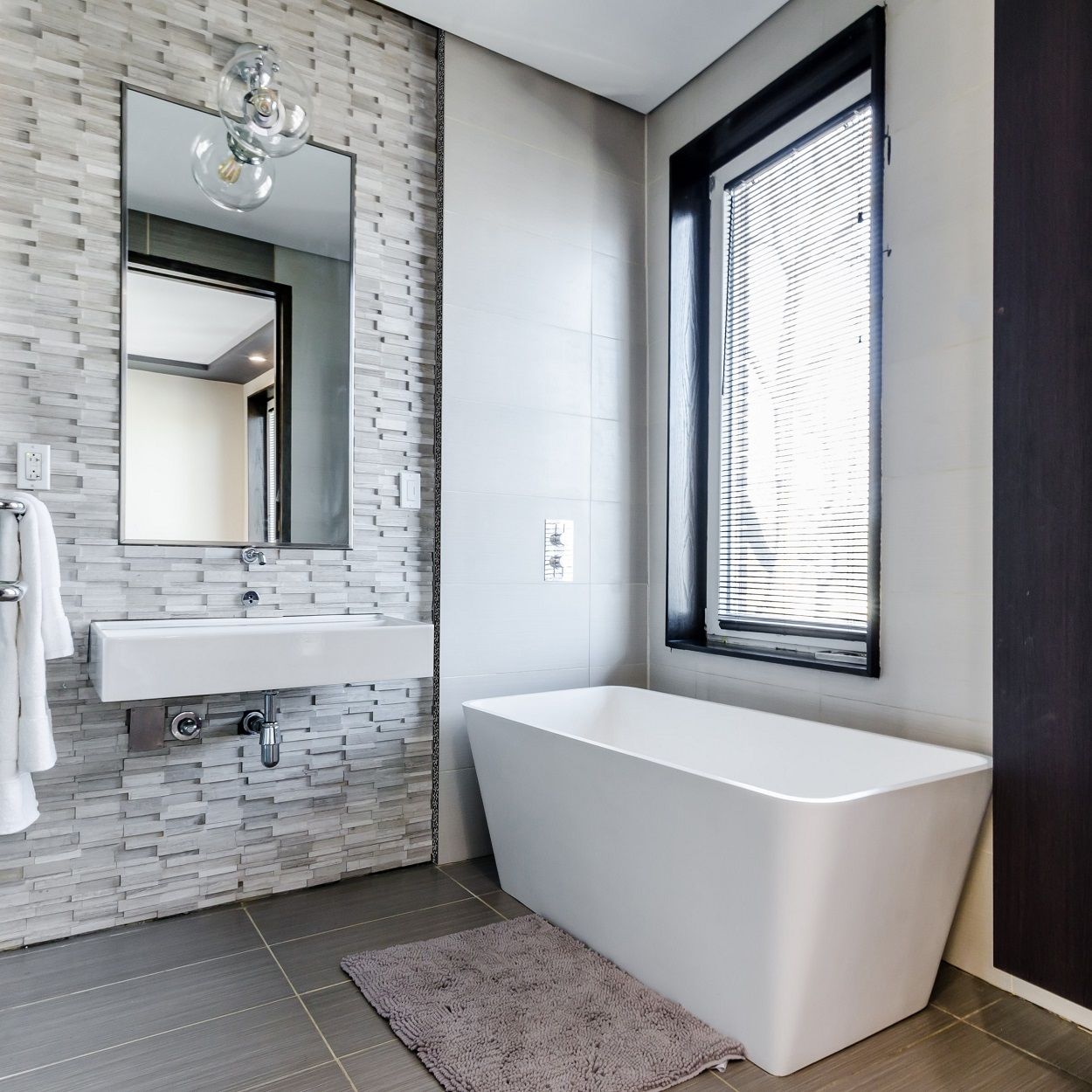 HOMELUX 10MM INDUSTRIAL HAMMERED TILE TRIM 2.5M