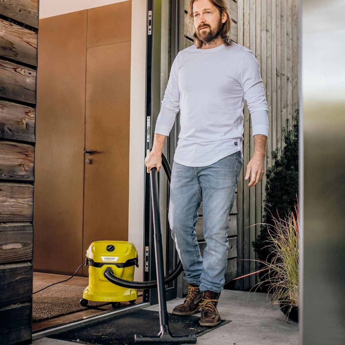 Karcher WD2 Plus Wet & Dry Vacuum