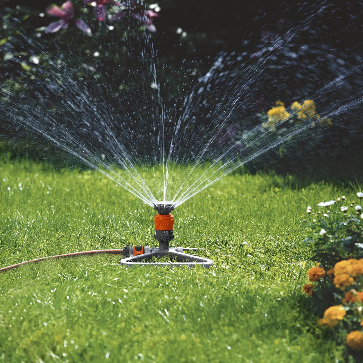 Gardena Comfort Circular Sprinkler Vario with Stand