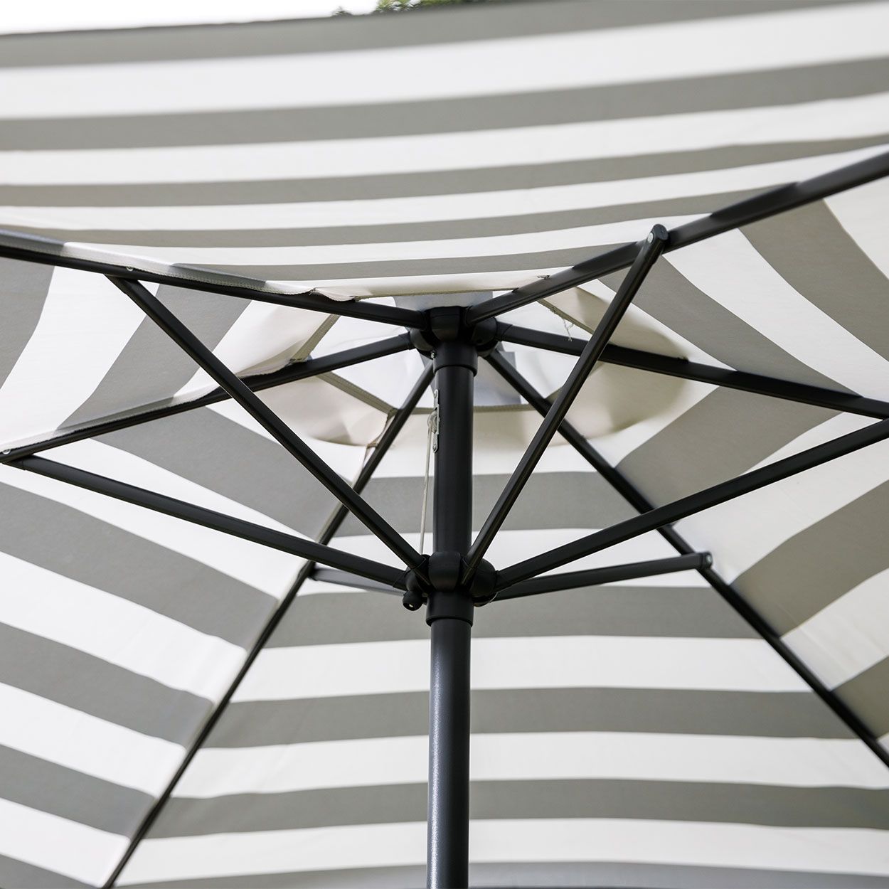 Crank Parasol Grey/White Stripe