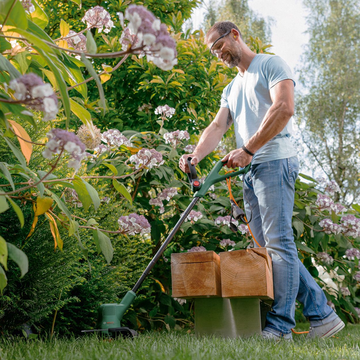Bosch EasyGrassCut 18-230 2Ah Cordless GrassTrimmer