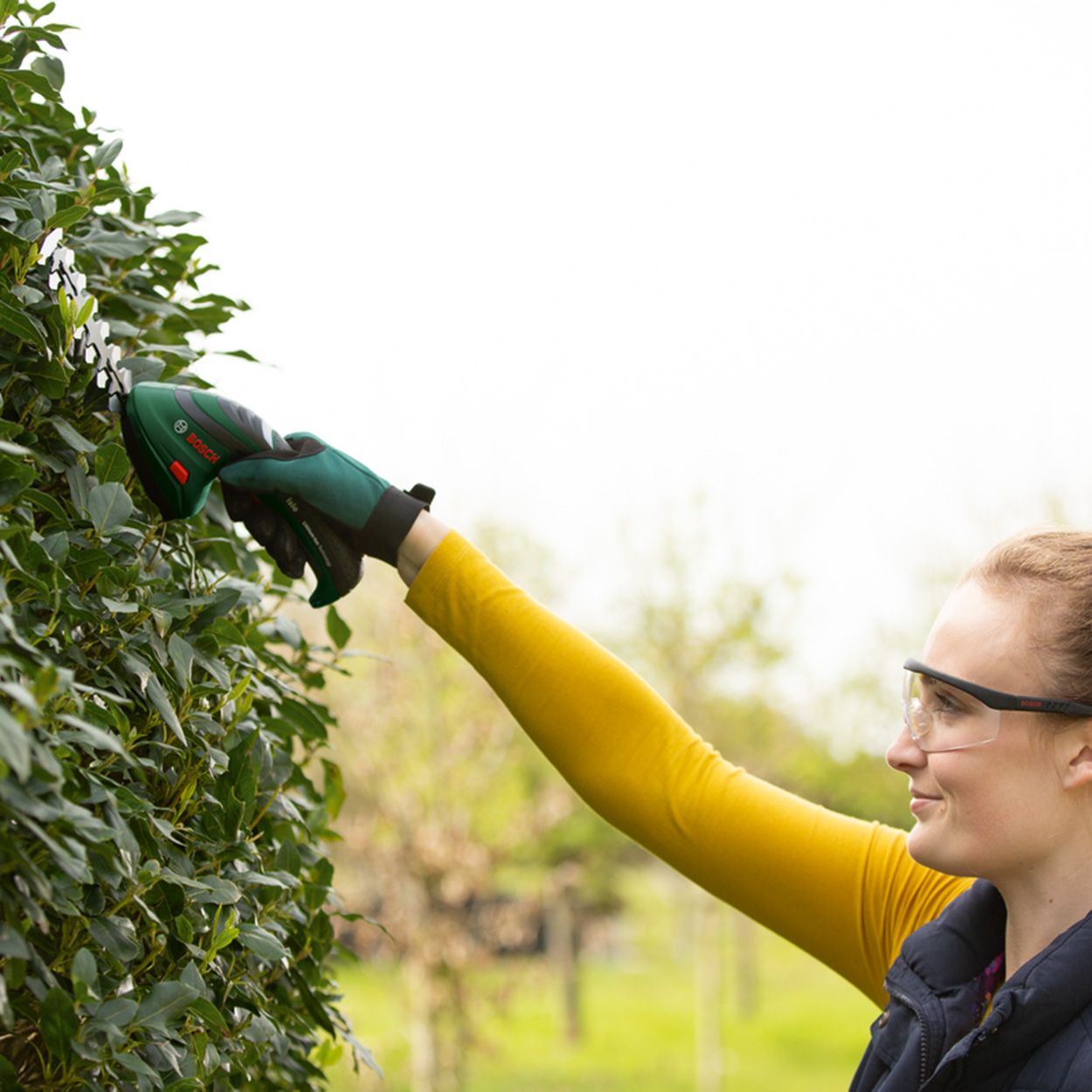 Bosch Isio Shape & Edge 3.6V Cordless Grass and Shrub Shear