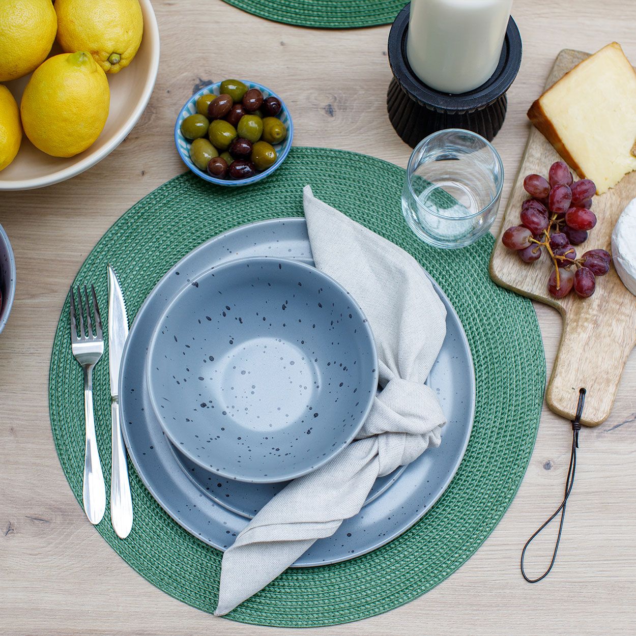 Woven Round Placemat Green