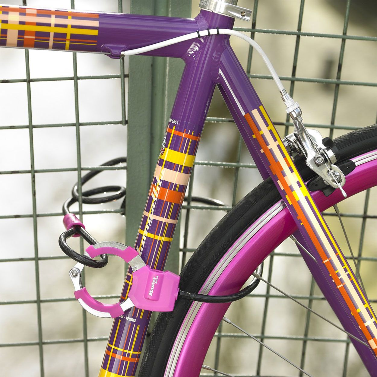 Master Lock 1M Cable W/Streetcuff - Colour Assorted