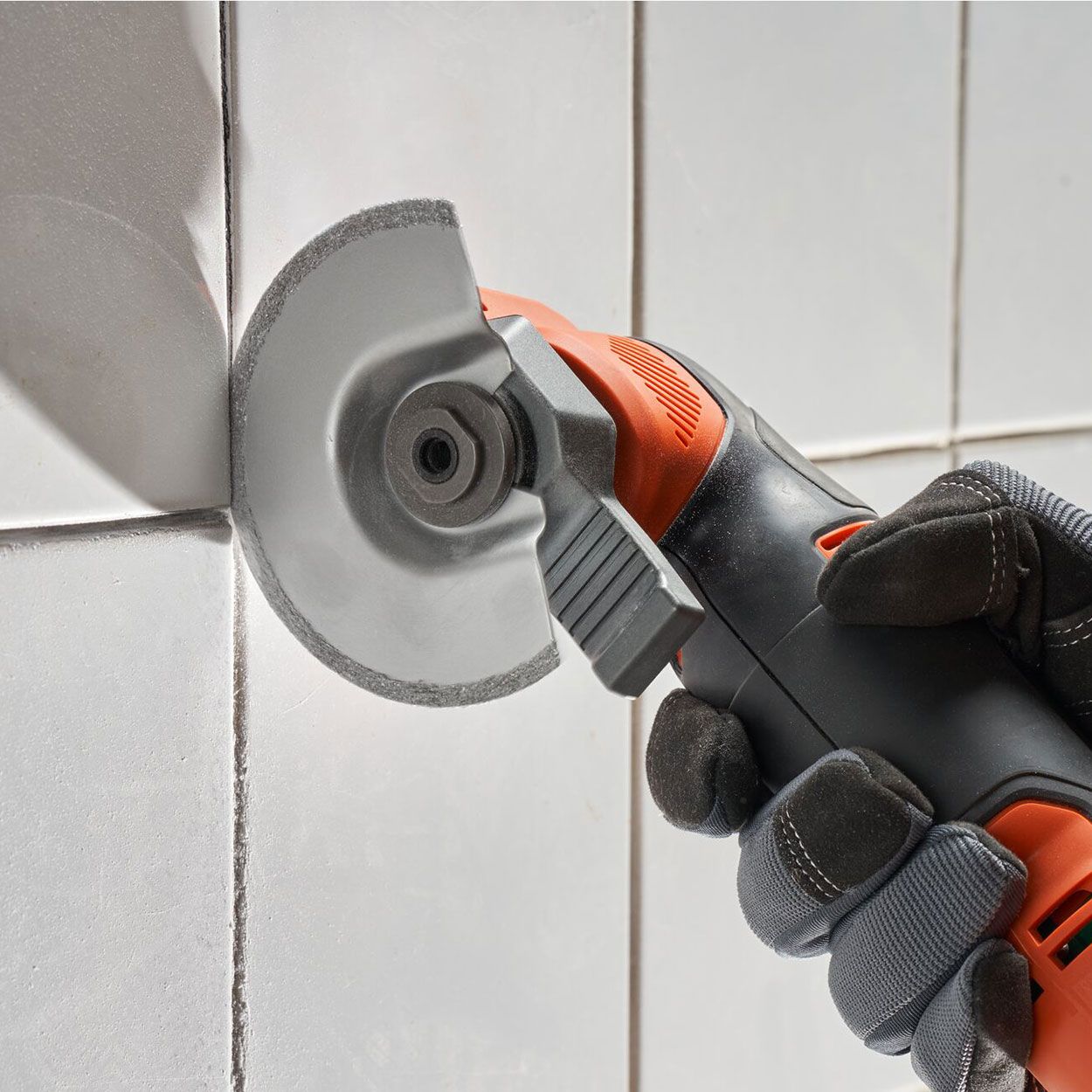 Black+Decker 18V Oscillating Tool 2Ah 1A Kitbox