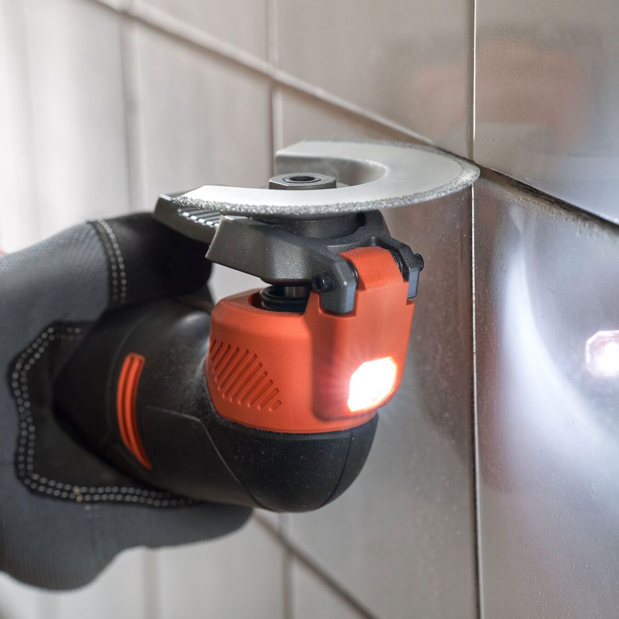 Black+Decker 18V Oscillating Tool 2Ah 1A Kitbox