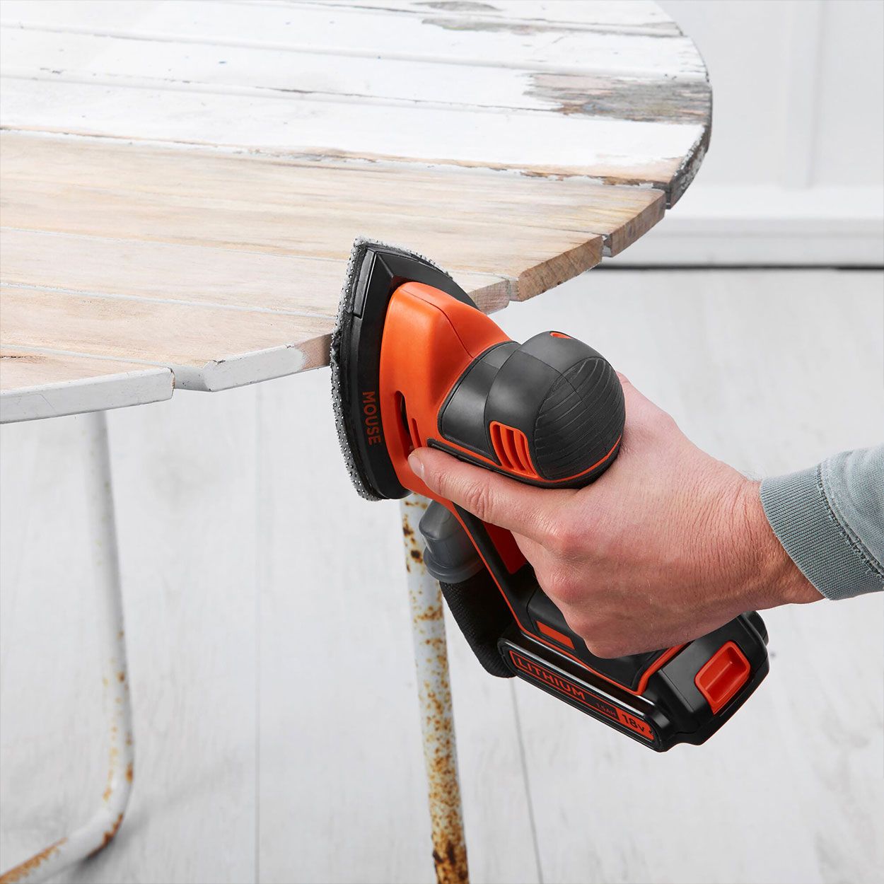 BLACK & DECKER 18V Mouse Sander 400mA Carton