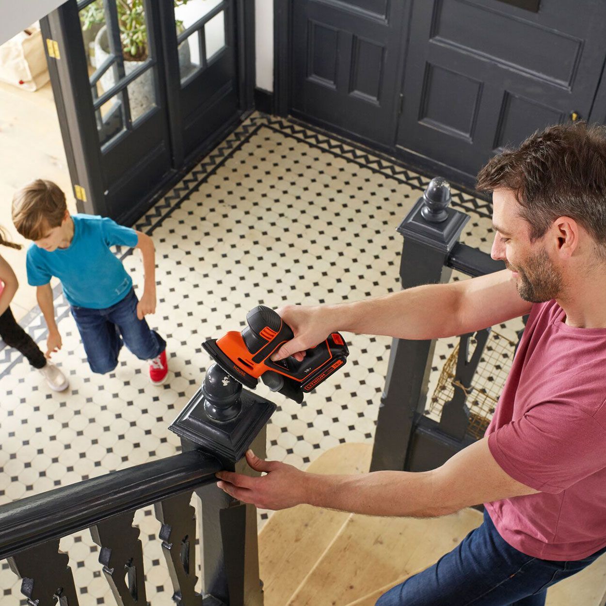 BLACK & DECKER 18V Mouse Sander 400mA Carton