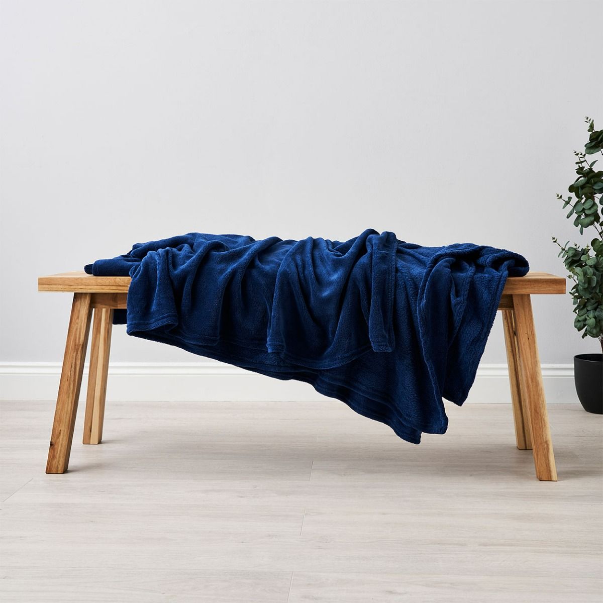 Navy Microfleece Throw - 130cm x 160cm 