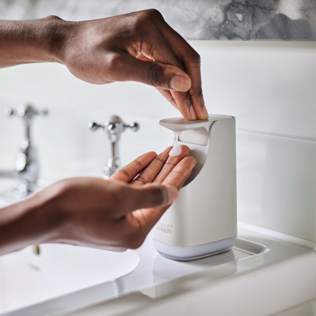 Joseph Joseph Slim Compact Soap Pump Ecru