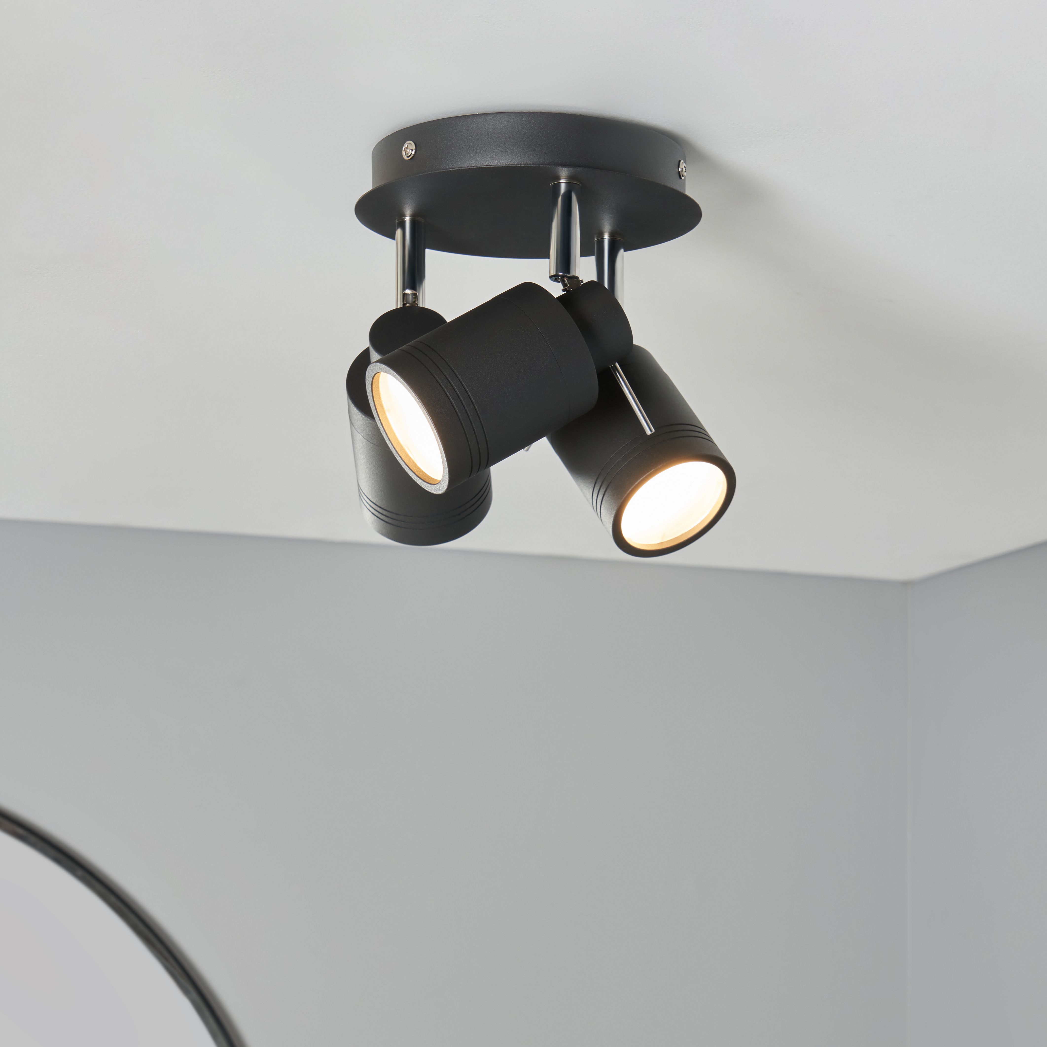Scorpius 3 Light Plate Spotlight - Matt Black