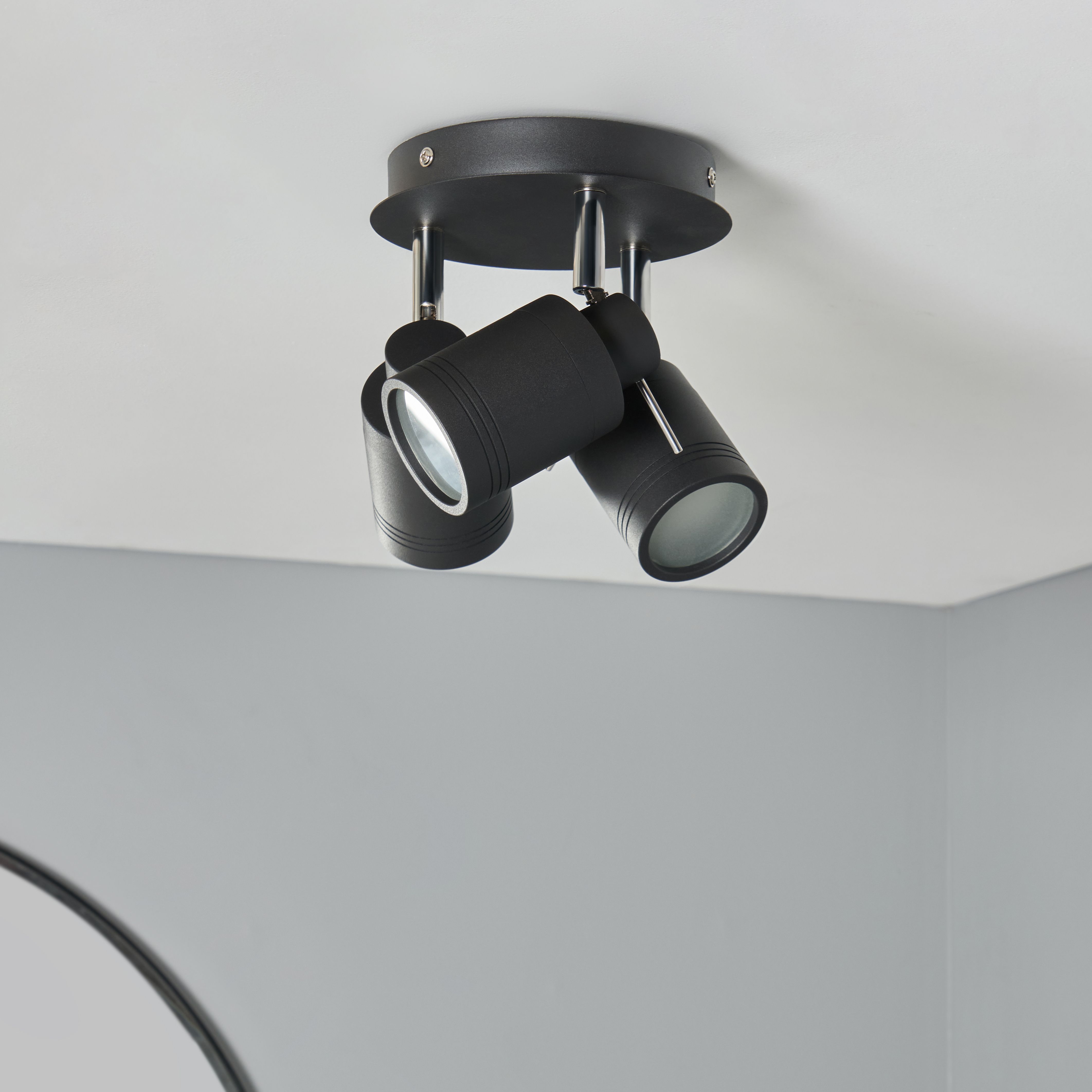 Scorpius 3 Light Plate Spotlight - Matt Black